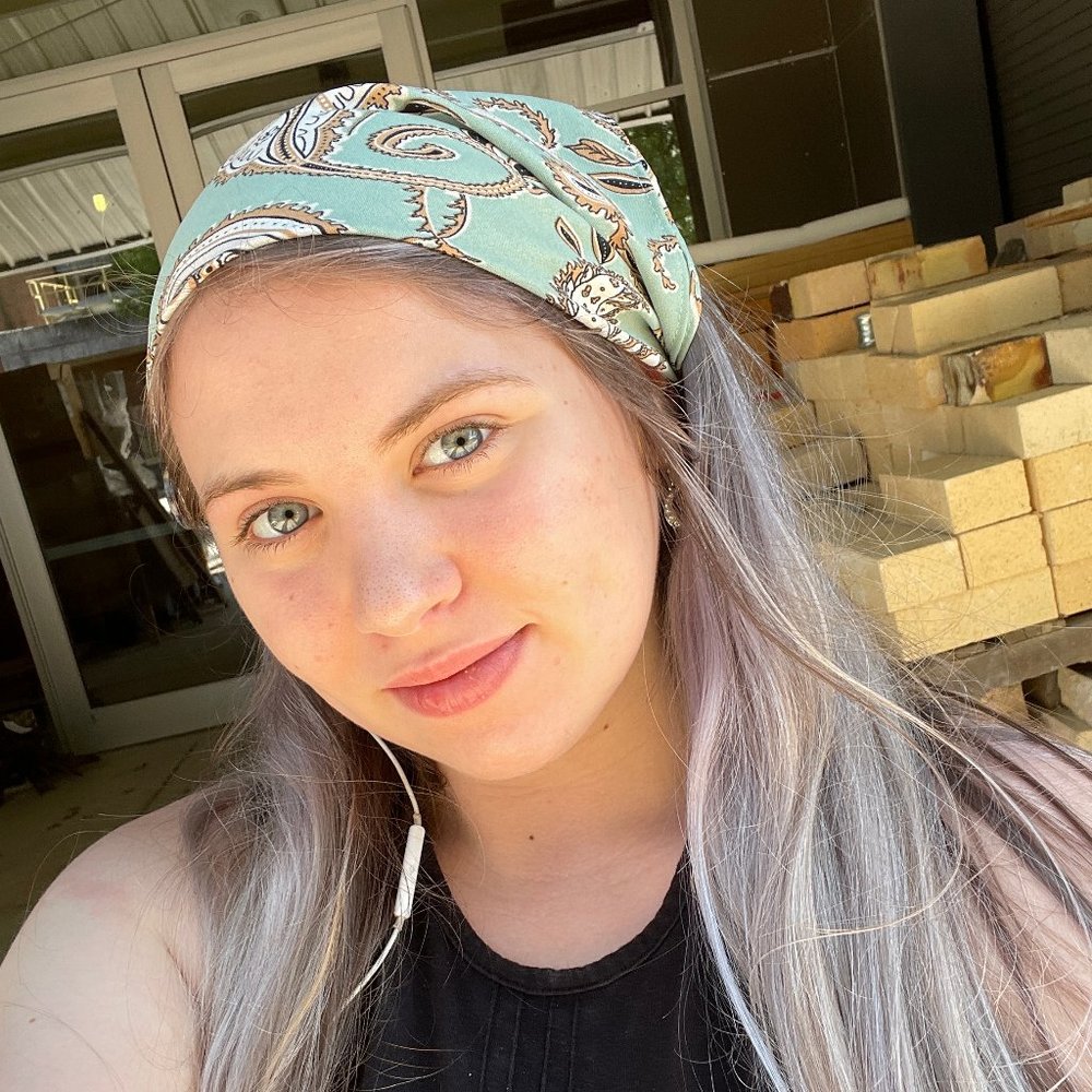 Meet your Posher, Christine